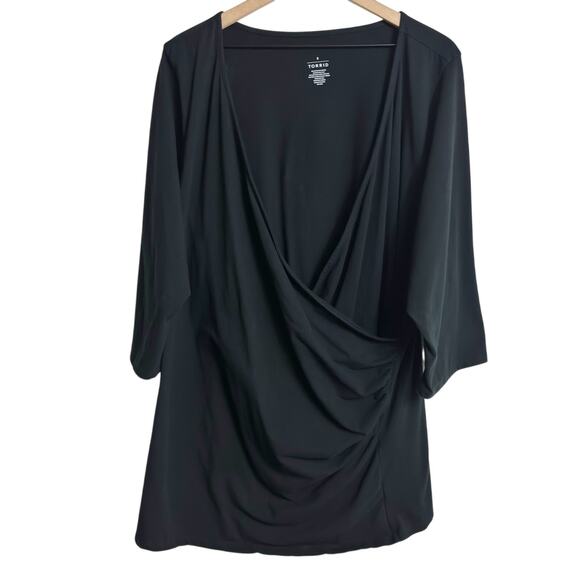TORRID BLACK V-NECK PLUS SIZE 5 OR 5X WOMEN BLOUSE SHIRT - Picture 1 of 3